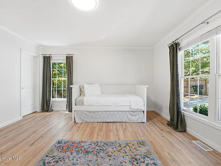 1425 Central Dr — Photo 31
