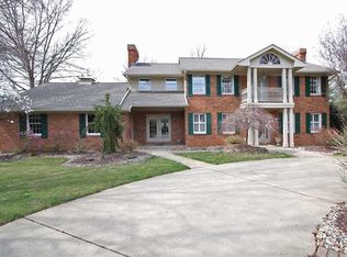 15 Ginger Crest Dr, Glen Carbon, IL 62034