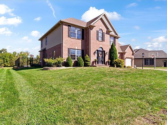 3rd image of 2828 Thornhill Dr