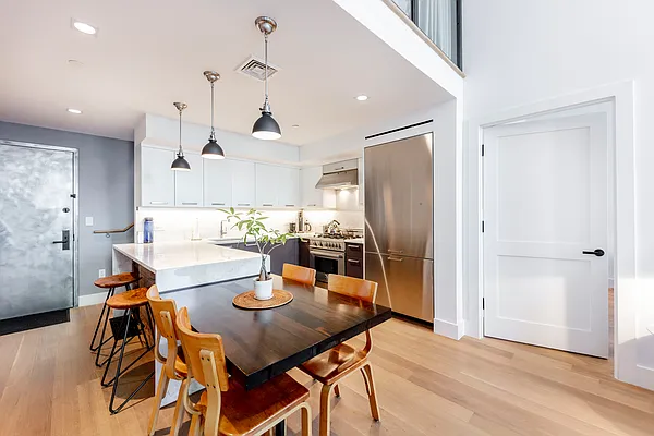 Rented by Compass | media 25