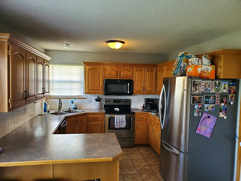 1505 Pebblecreek Dr — Photo 2