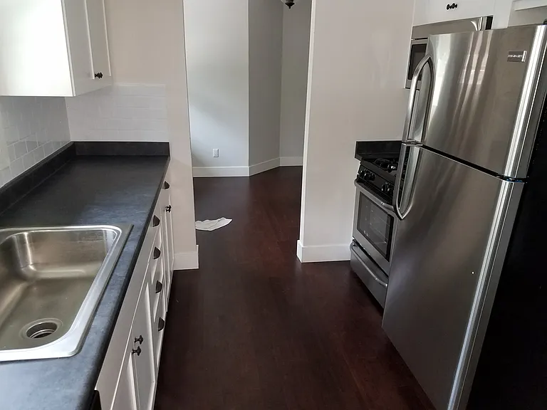 450 W 1st St — Photo 6