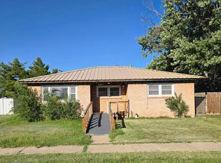 807 S Robey Ave, Fritch, TX 79036