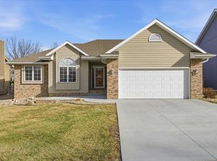 327 E Ferndale Dr, Council Bluffs, IA 51503