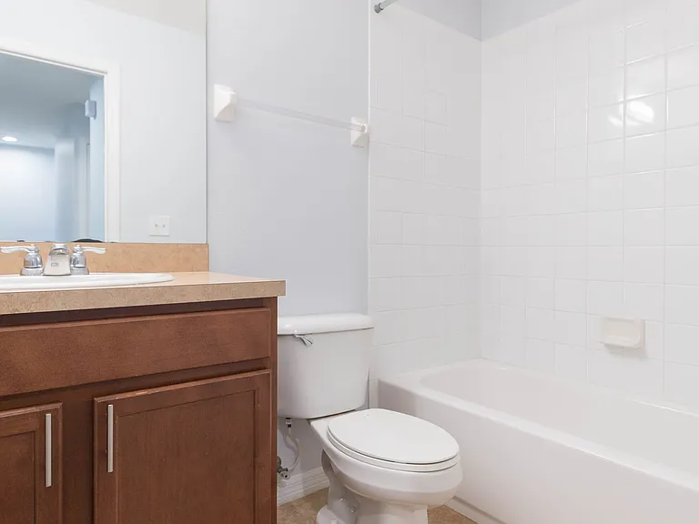 15948 Fishhawk View Dr — Photo 32