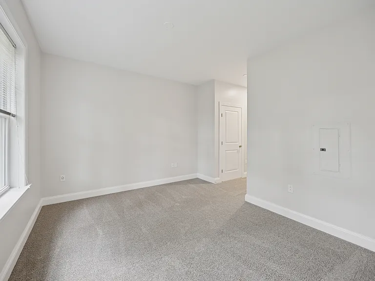 Heritage Court — Photo 45