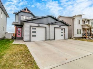 32 Iron Gate Blvd, Sylvan Lake, AB T4S 0T6