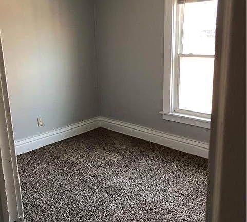3rd image of 109 S Hosmer St