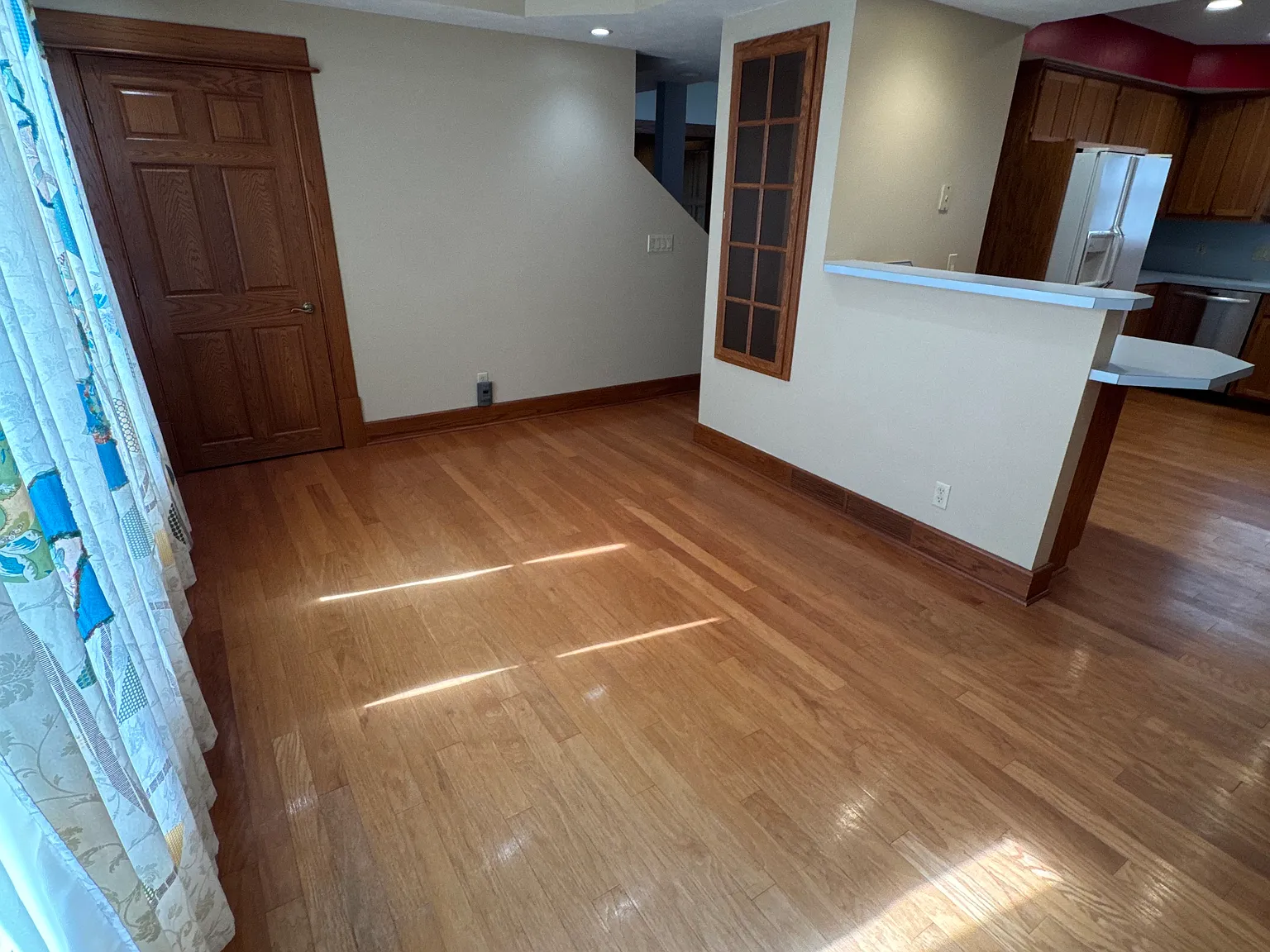 3 bed, 1850 sqft, $2,300 — Photo 3