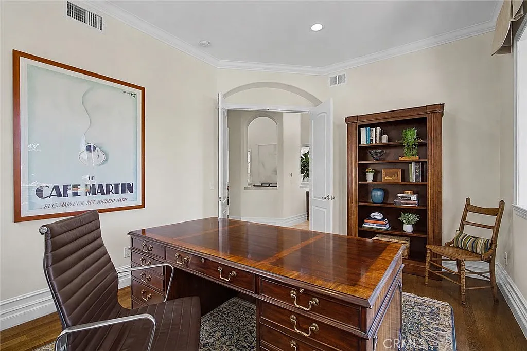 5 bed, 4.5 bath, 3580 sqft, $15,600 — Photo 4