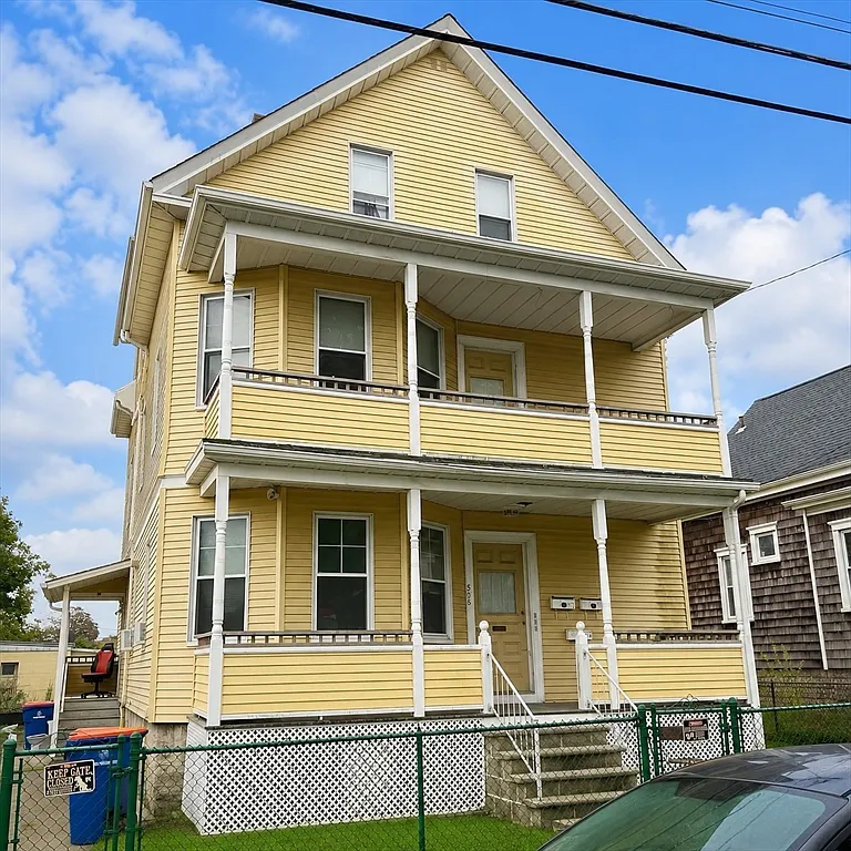3 bed, 1.0 bath, 957 sqft, $1,650 — Photo 1