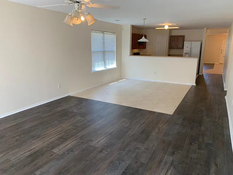 848 Kentucky Derby Ln — Photo 7