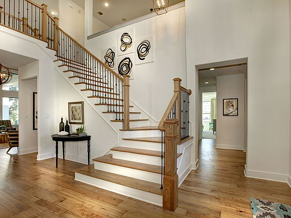 The Kenwood II Foyer