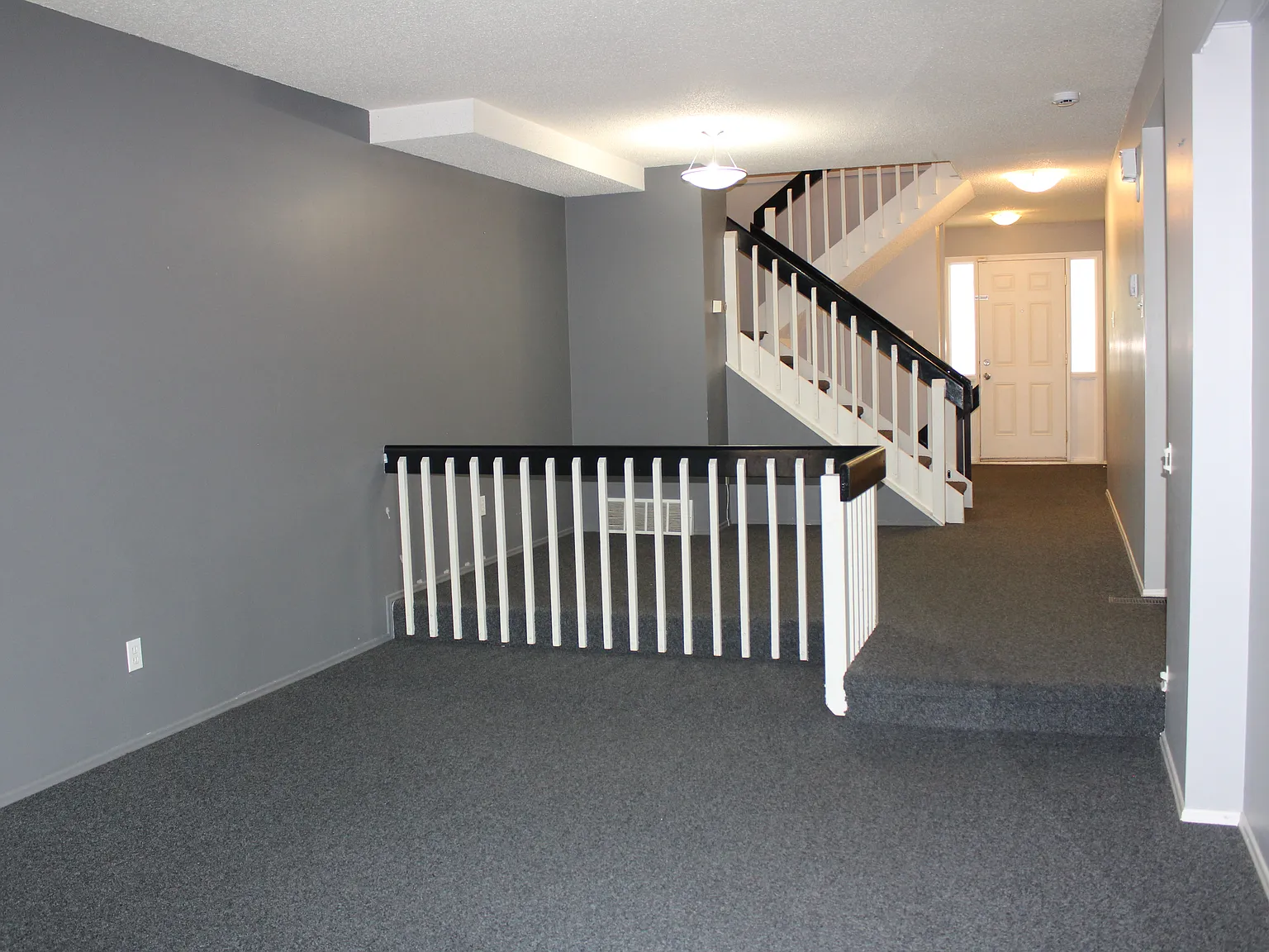 6742 36A Avenue - Townhouse in Lee Ridge — Photo 3