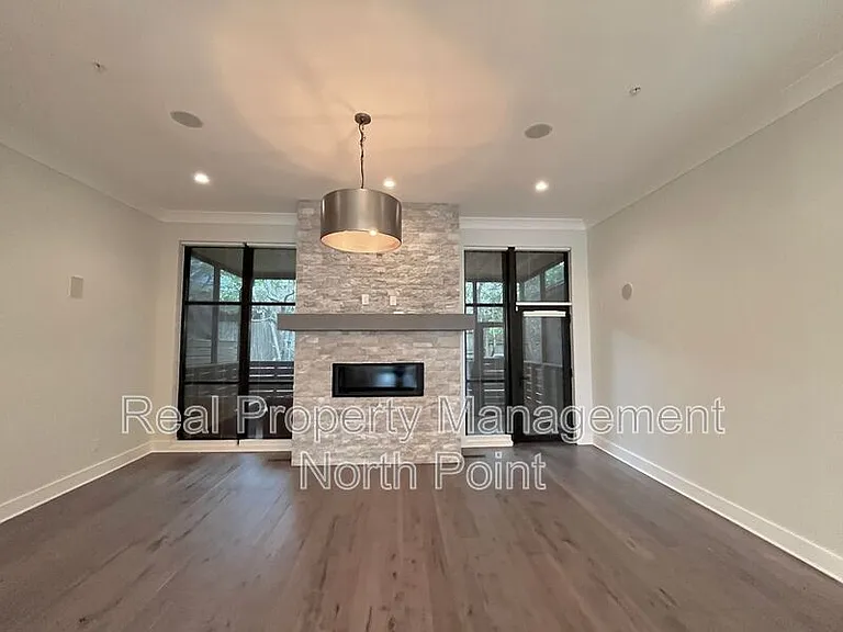111 Birch St — Photo 10