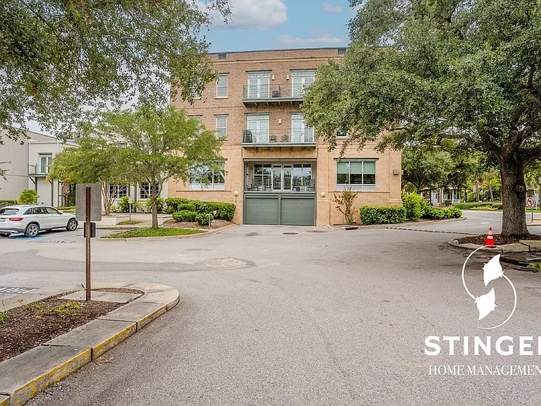 700 Bay St #207 — Photo 42