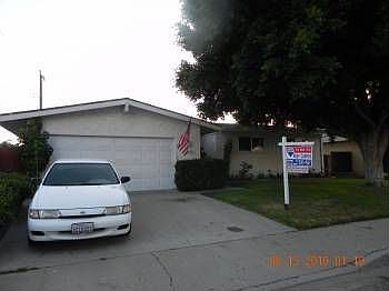 1st image of 426 Laurie Ln