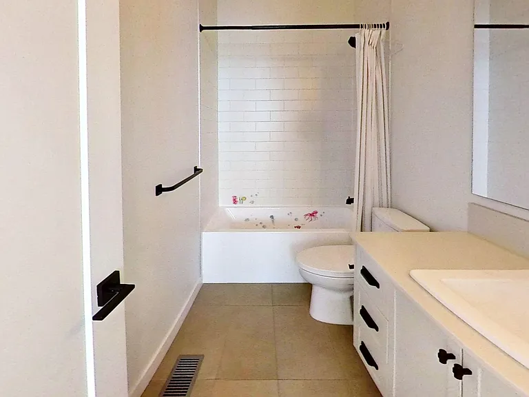 196XX 75th Ave — Photo 9
