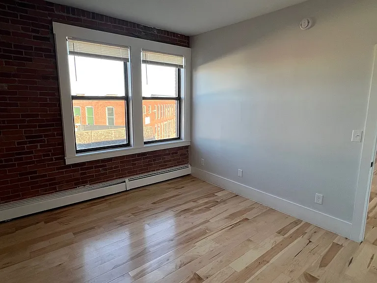 105 Main St — Photo 14