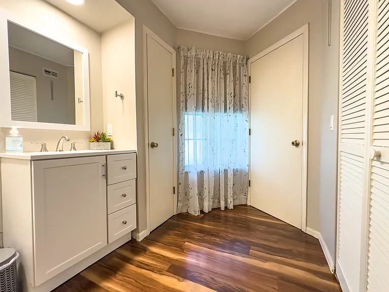 5521 Fairfax St — Photo 9