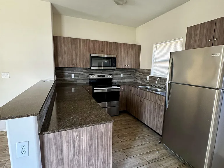 3913 Hawthorne Ave #1 — Photo 2
