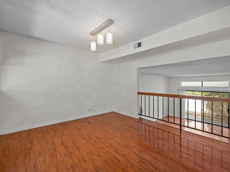 7100 Balboa Blvd #803 — Photo 18
