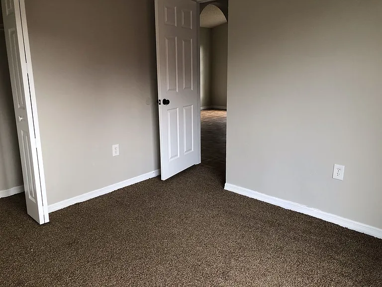 1614 Howland Blvd — Photo 5