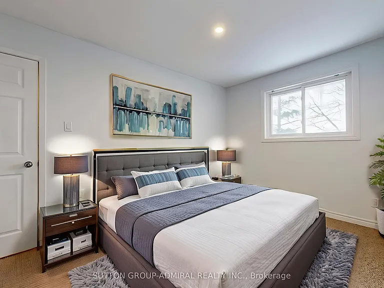 64 Bronte St S #8 — Photo 21