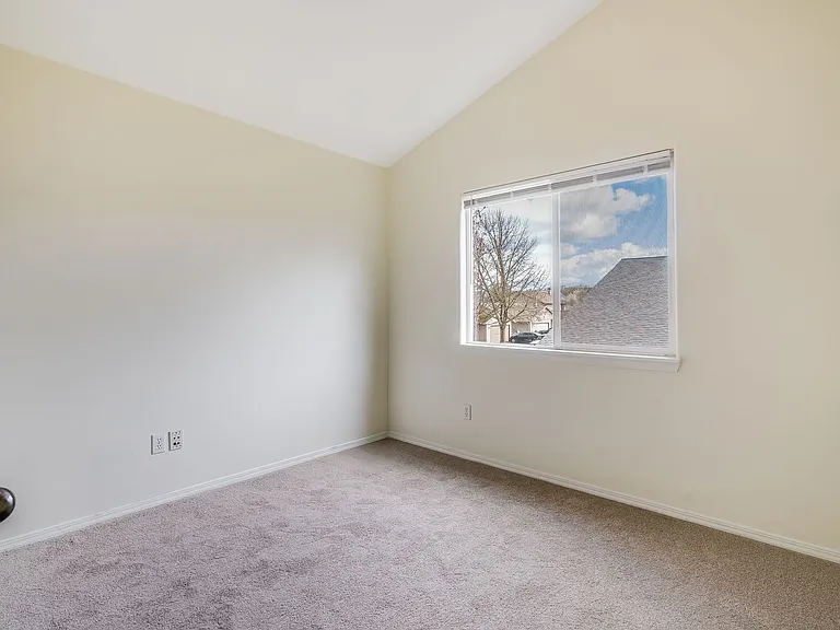 908 SW 175th Ter — Photo 12