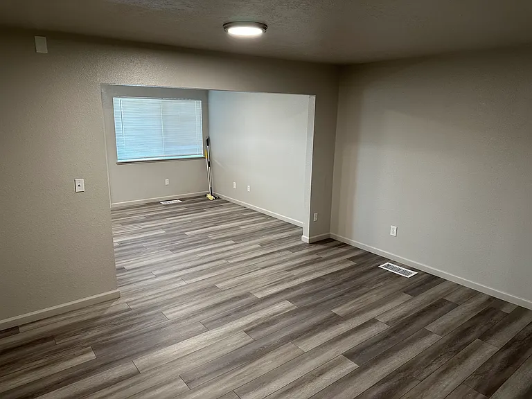 424 Frontage Rd #2 — Photo 2