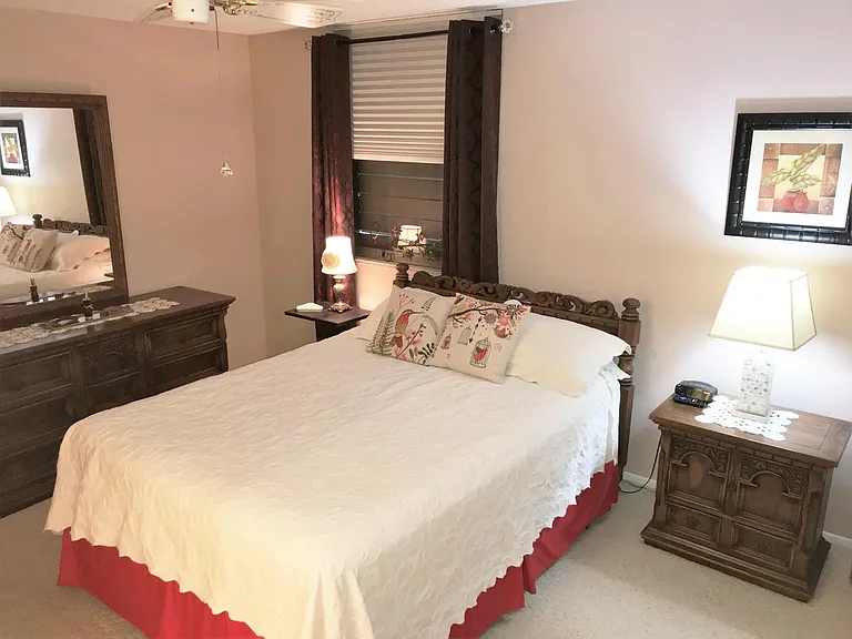 577 Lakeside Dr — Photo 16
