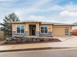 5202 NE 51st Loop, Lincoln City, OR