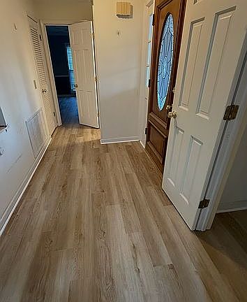 5th image of 108 E Creekview Dr SW