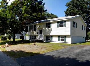 156 River Rd, Lowell, MA 01852