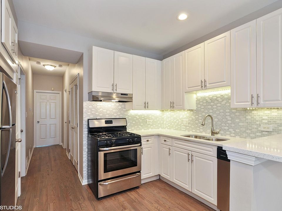 1st image of 2027 W Superior St APT 1