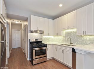 2027 W Superior St APT 1, Chicago, IL 60612