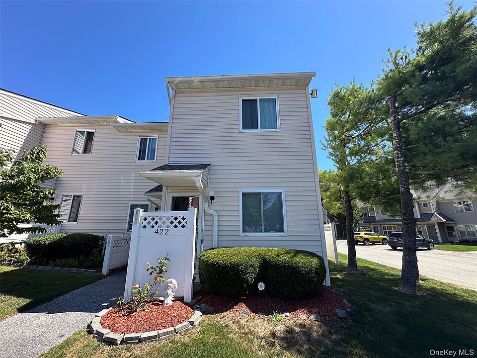 1st image of 422 Gregory Court