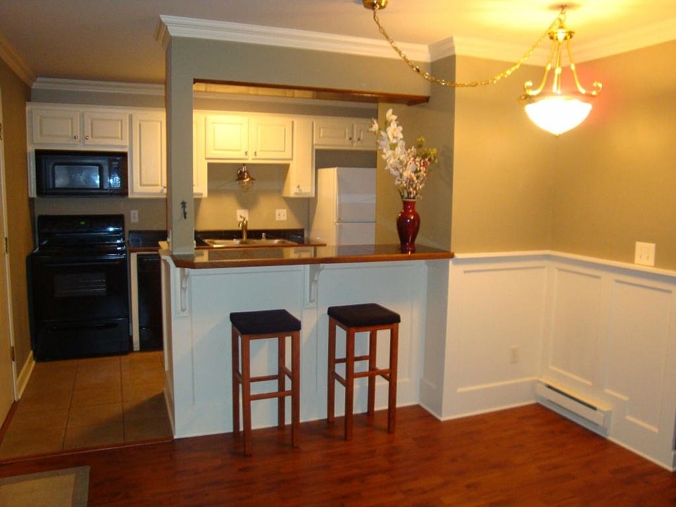 1st image of 1650 S Carriage Ln