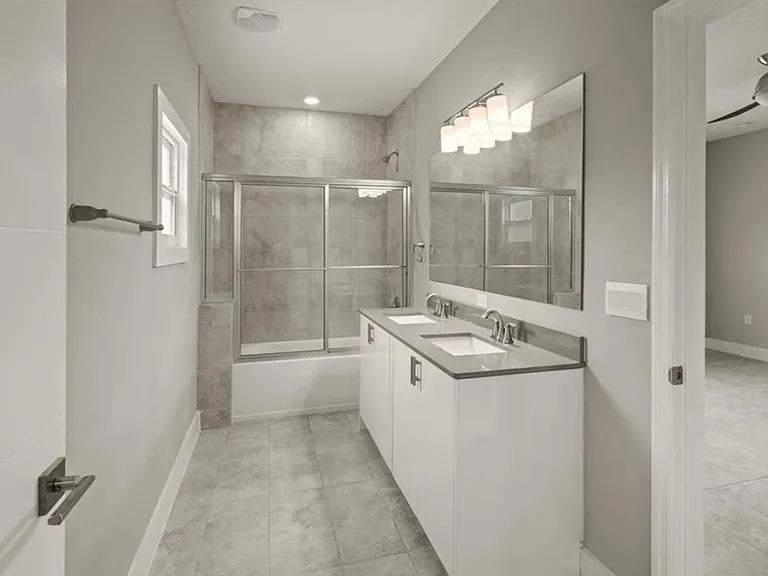 2916 Monarch Ave — Photo 3