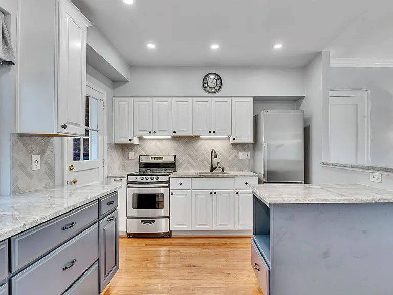 300 Commonwealth Ave #1 — Photo 5