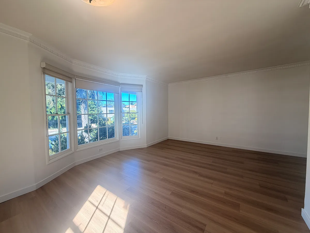 Building Photo - 4642 Fulton Ave #2
