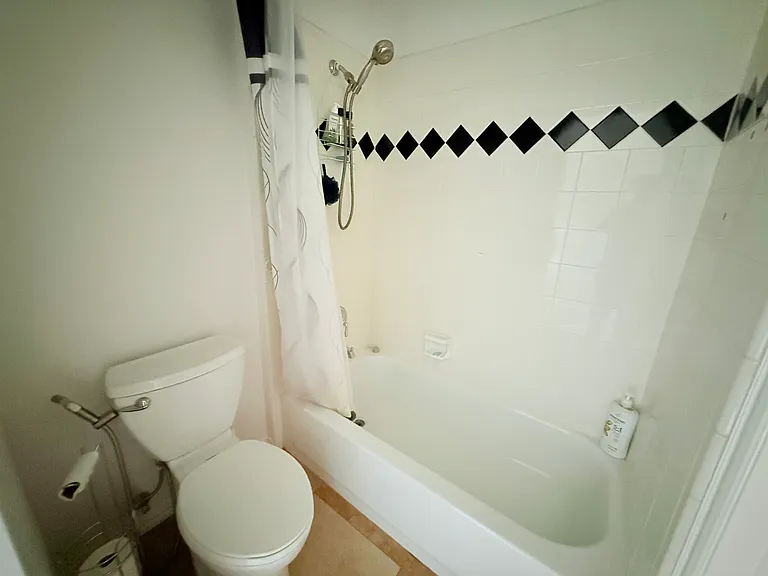 525 Abbey Ct — Photo 23