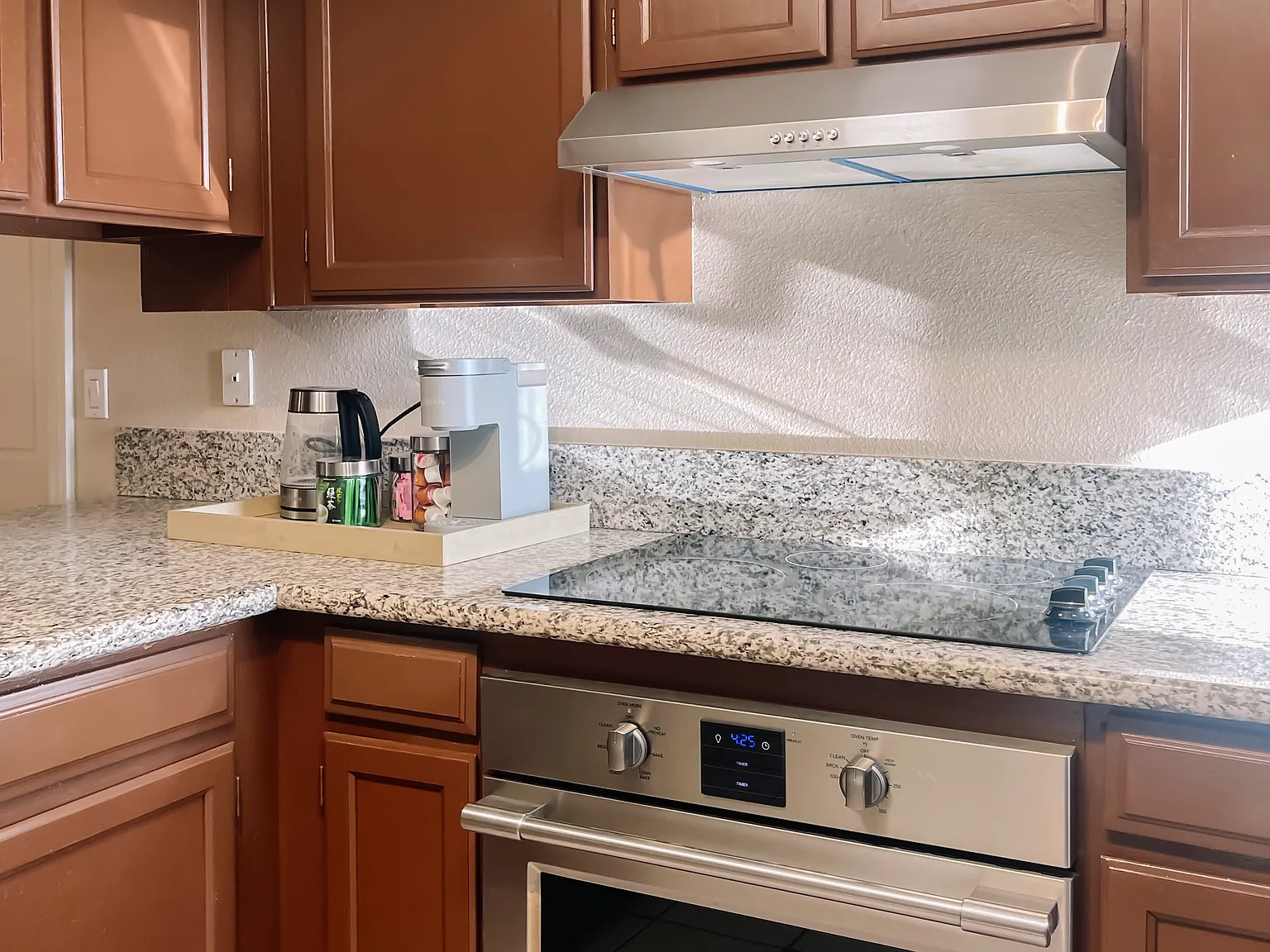 5658 N 48th Ln — Photo 3