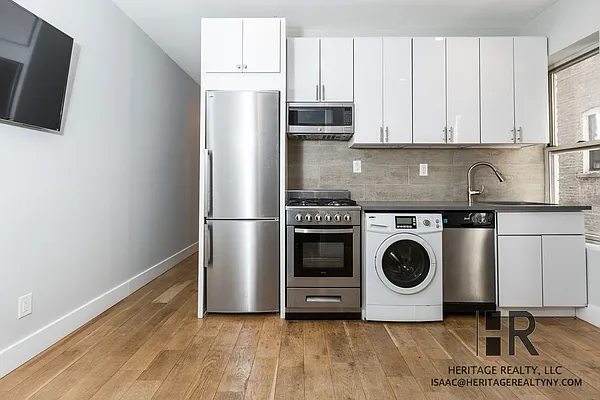 Rented by Heritage Realty LLC | media 10