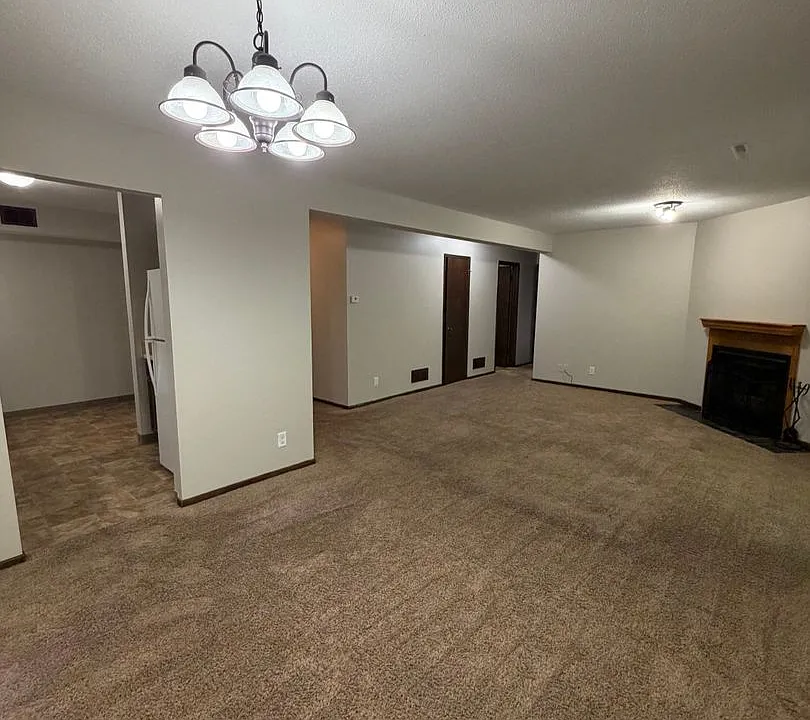 3401 Blackhawk Rd