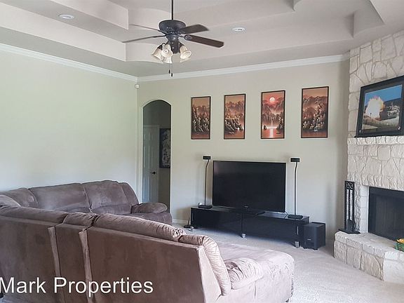 5th image of 504 Crowfoot Dr