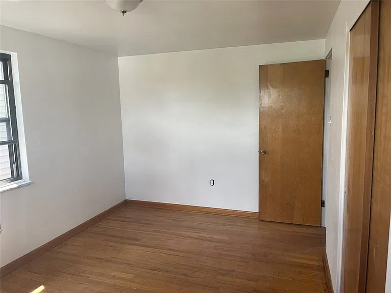 218 Bronx Ave #1 — Photo 14