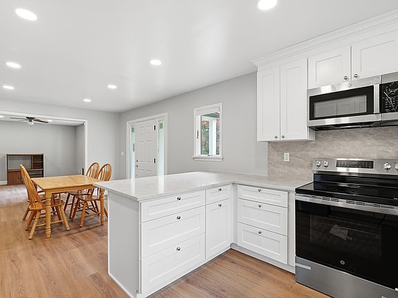 4th image of 35 Quincy Ct S