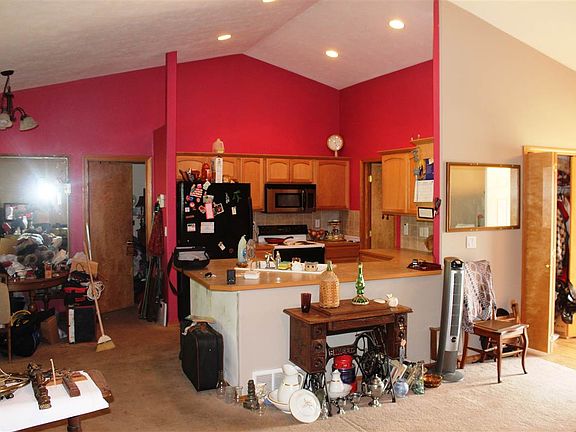 3rd image of 709 S Arties Ln