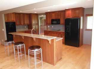 114 Oxbow Dr, Oxbow, ND 58047